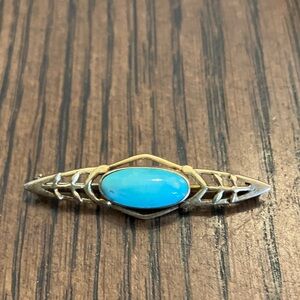 Elegant Turquoise Cabochon Bar Pin Art Deco